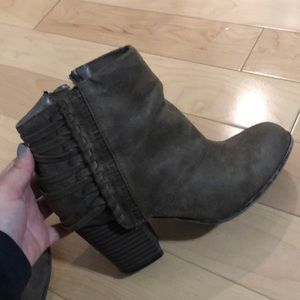 Fergie 3” booties